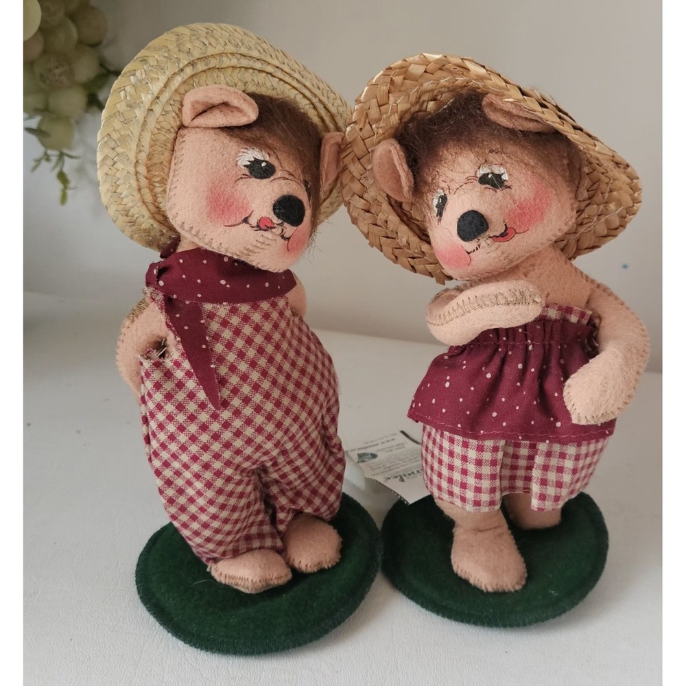Vintage Annalee 2001 Country Bear Couple Boy(094501) & Girl( 094401) 8" Tall NWT